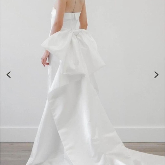 Wedding Dress WTOO Dee Dress with Bow, worn once will dry clean, purchased for - Picture 5 of 7